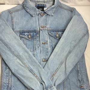 BDG Men's Classic Light Blue Denim Jacket urban outfitter